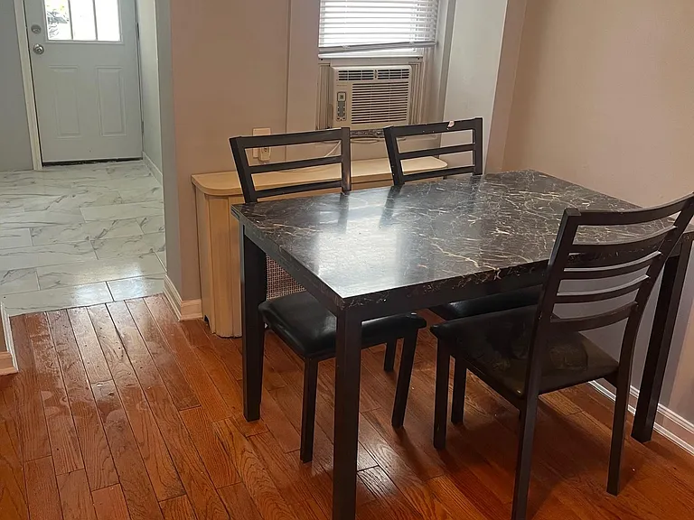3260 Almond St — Photo 2