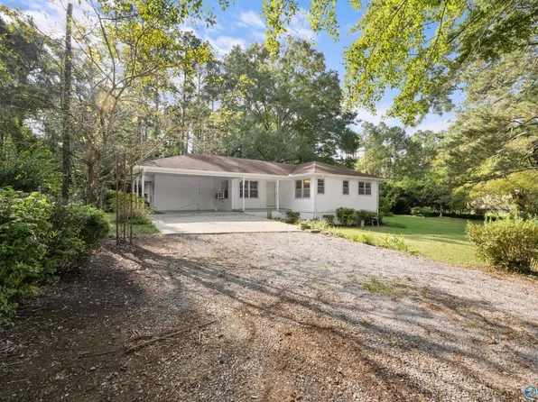 745 Noccalula Dr, Gadsden, AL 35904