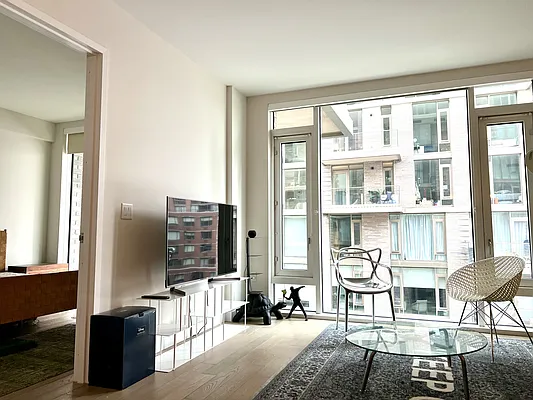 Rented by Compass | media 14