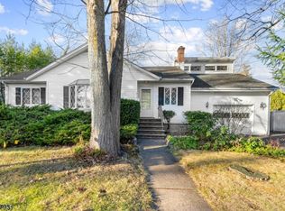 974 Ridgewood Blvd E, Township Of Washington, NJ 07676