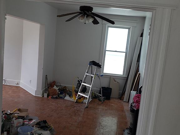 3rd image of 12 Essex St Floor 2
