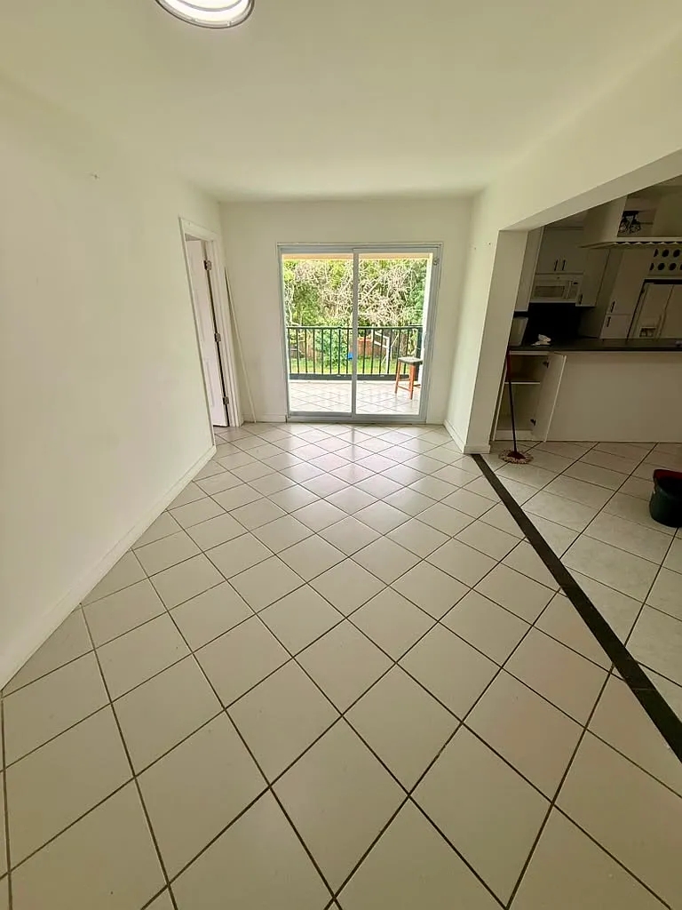 2 bed, 950 sqft, $2,300 — Photo 2