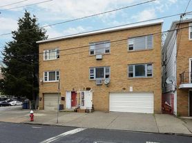 138 Zabriskie St, Jersey City, NJ