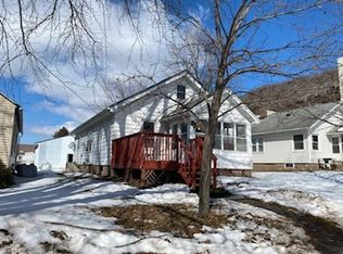 104 E 4th St, Cochrane, WI 54622