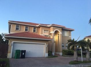 15907 SW 68th Ln, Miami, FL 33193