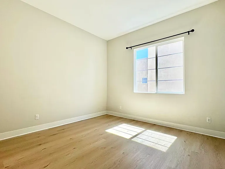 333 Sawbuck — Photo 13