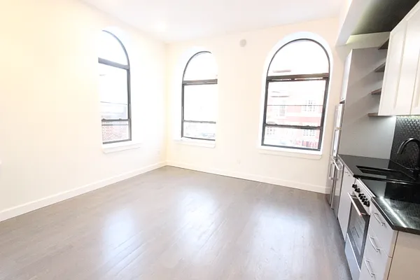 Rented by Nooklyn NYC LLC | media 32