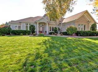 221 E Crossing Meadows Ln, Appleton, WI 54913