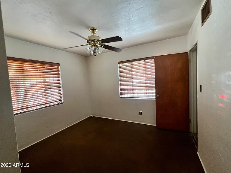 117 N Sawtelle Ave — Photo 37