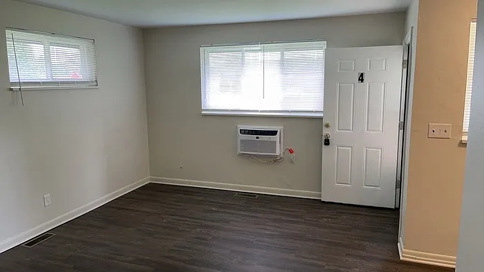 719 Wiltshire Blvd #4 — Photo 6