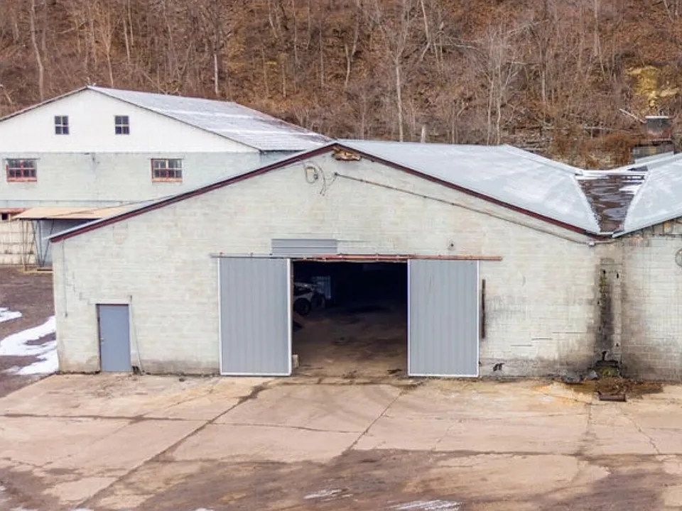 3825 Columbia Blvd #2