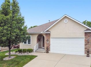 4784 SW Leafwing Dr, Lees Summit, MO 64082