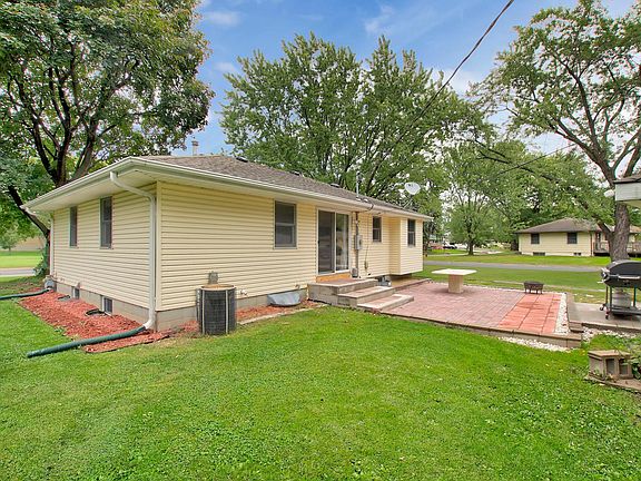 3rd image of 6536 Orchard Ave N