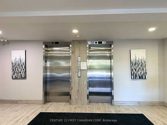 5th image of 931 Wonderland Rd S #804