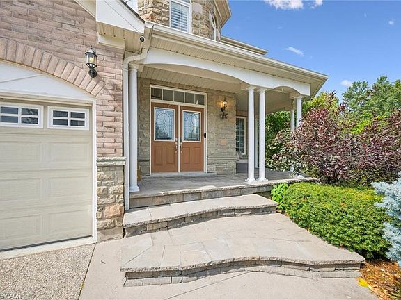 4th image of 517 Topper Woods Cres