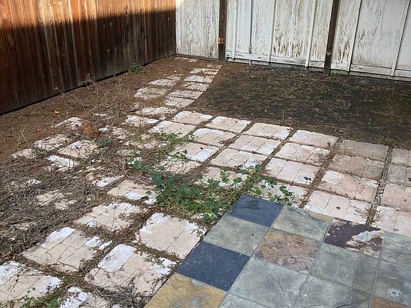 3rd image of 9725 Charnock Ave APT 8