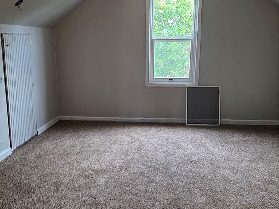 4th image of 16409 Owen Ave