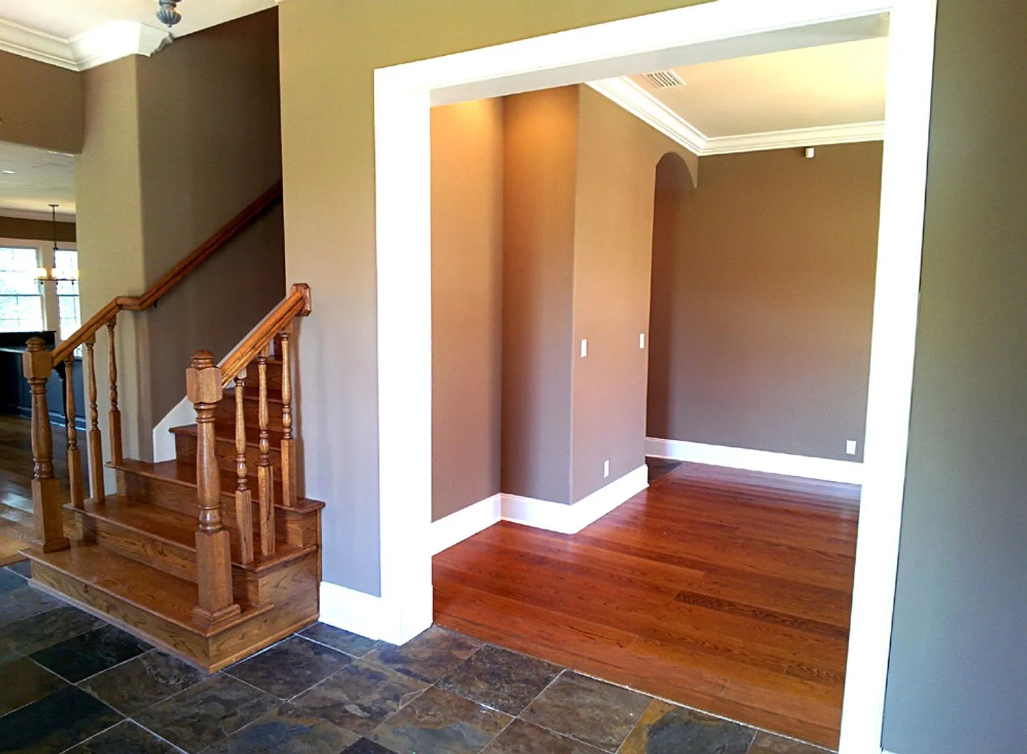 4 Bedroom Luxury Townhome - Great Location — Photo 3
