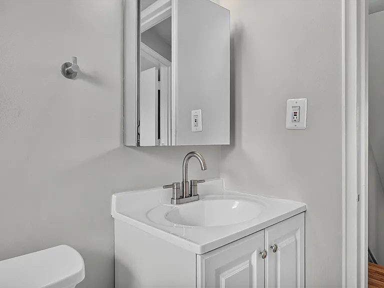 3284 Coolidge Hwy — Photo 19