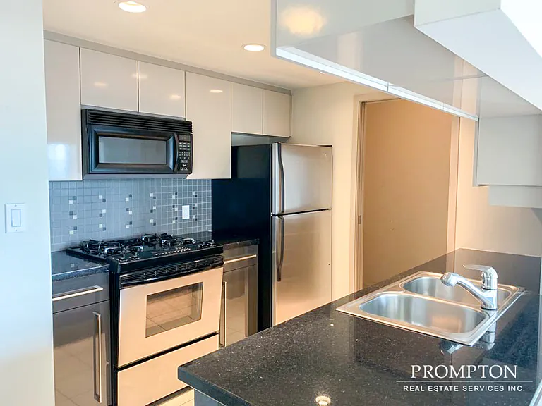 1408 Strathmore Mews #1603 — Photo 3