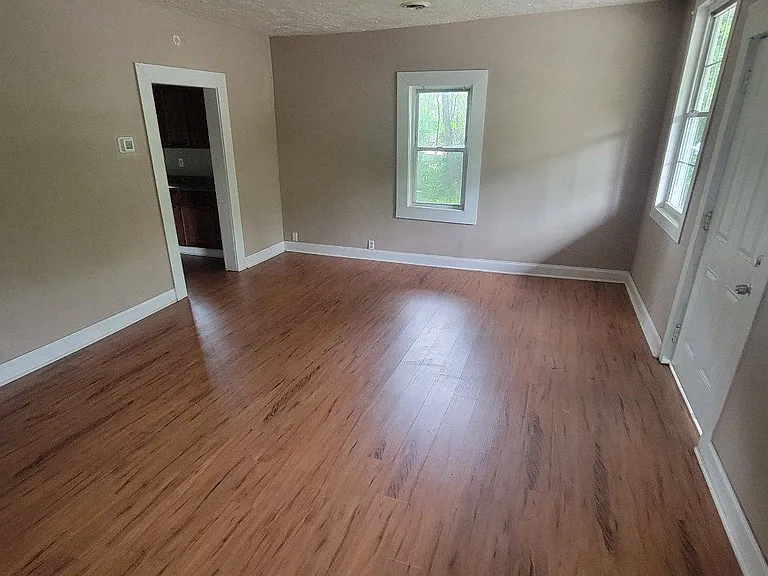2200 Milne St — Photo 8