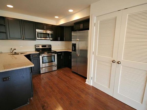 3rd image of 1228 N 25th St APT 10