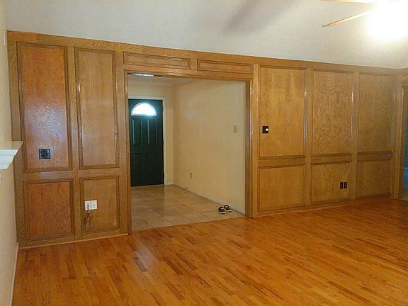 2nd image of 3011 W Steepbank Cir