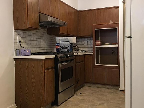 4th image of 188 Bay 43rd St #1