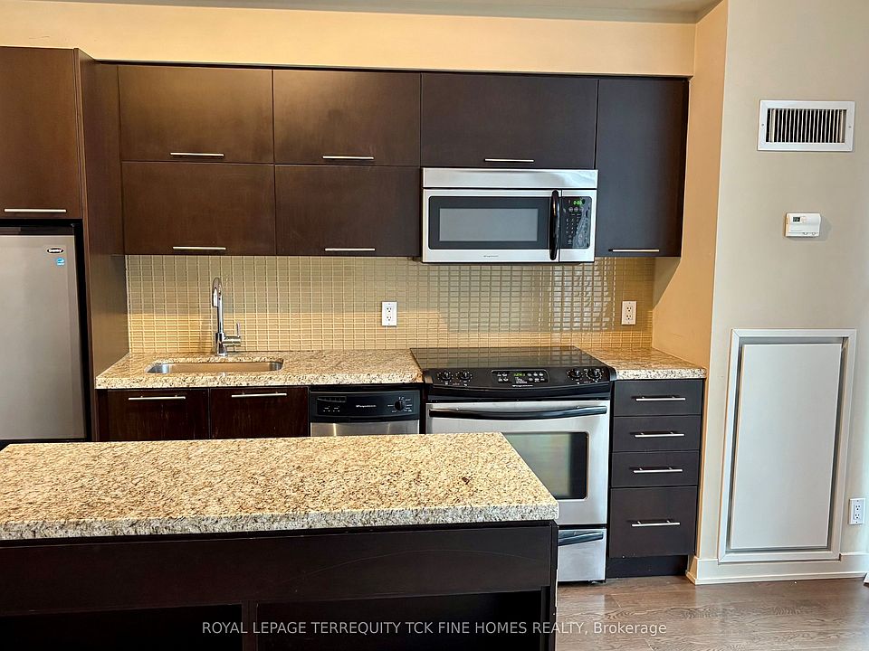 1st image of 21 Nelson St Unit 707
