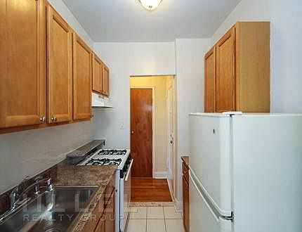 2nd image of 4915 Skillman Ave APT 5a