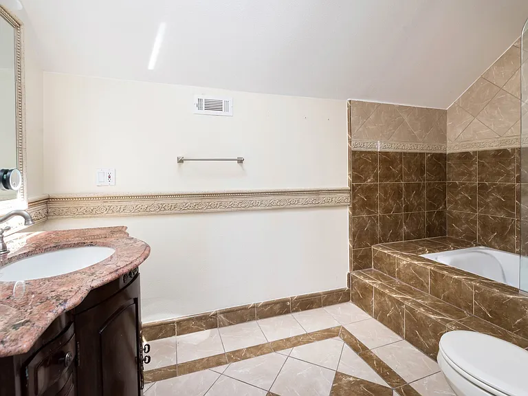 596 Pettis Ave — Photo 17