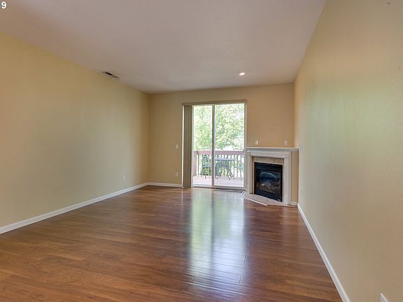 3rd image of 21837 NE Larkspur Ln