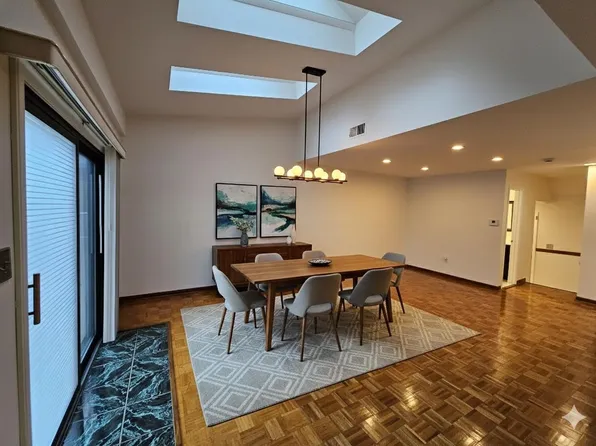 806 Spinnaker Court image 3 of 26