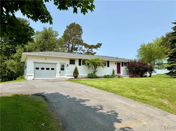 4062 Port St, Pulaski, NY 13142