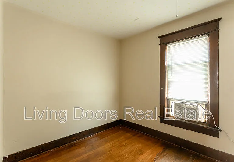 1025 N 8th St — Photo 11