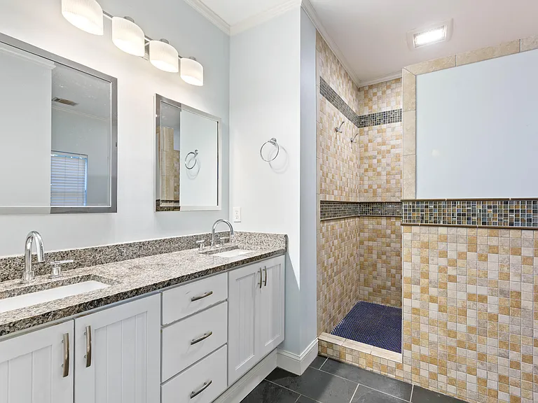 732 Lawton Harbor Dr — Photo 20