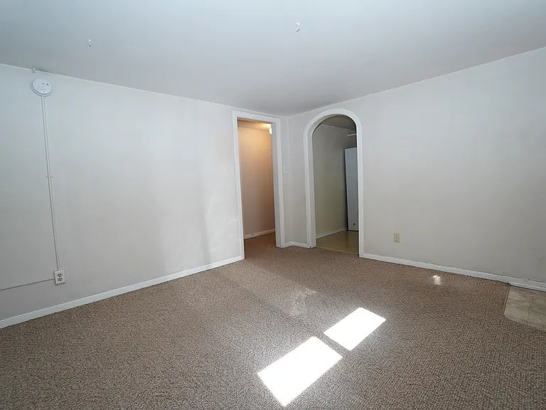 2506 W Woodlawn Ave #4 — Photo 4