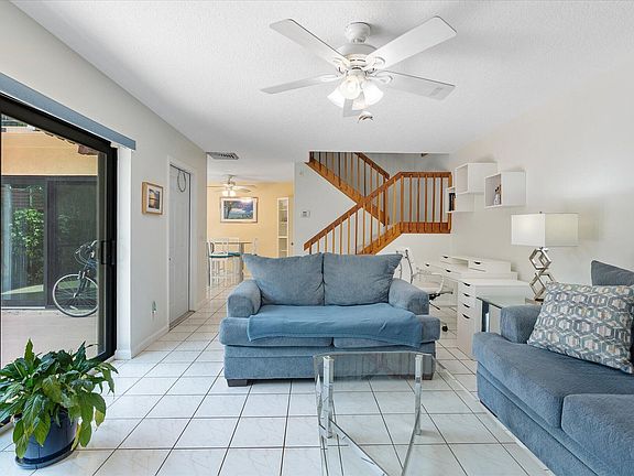 5th image of 702 NW 98TH Circle