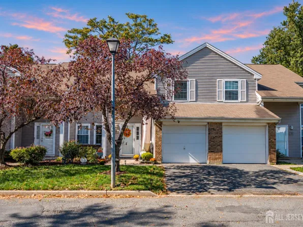 57 Renaissance Ln, New Brunswick, NJ 08901