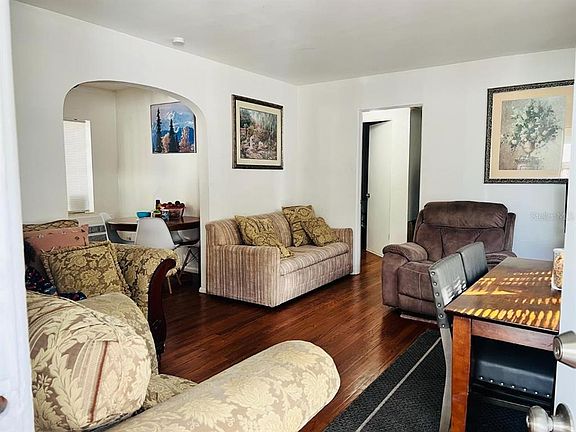 4th image of 113 N Hampton Ave