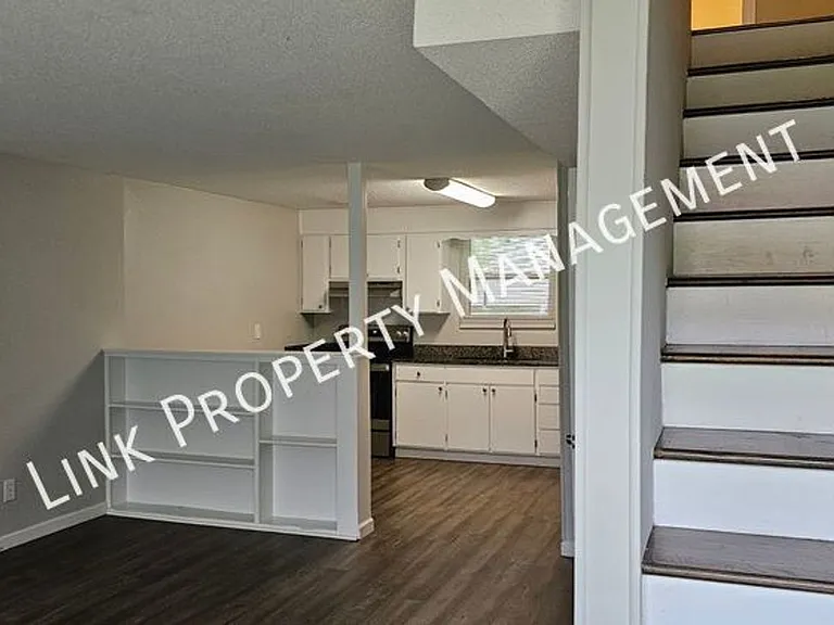 1638 Keeble St — Photo 24