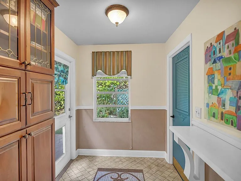 594 Bougainvillea Ln — Photo 18