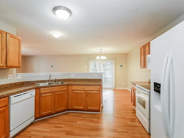 4904 Tommans Trl — Photo 8
