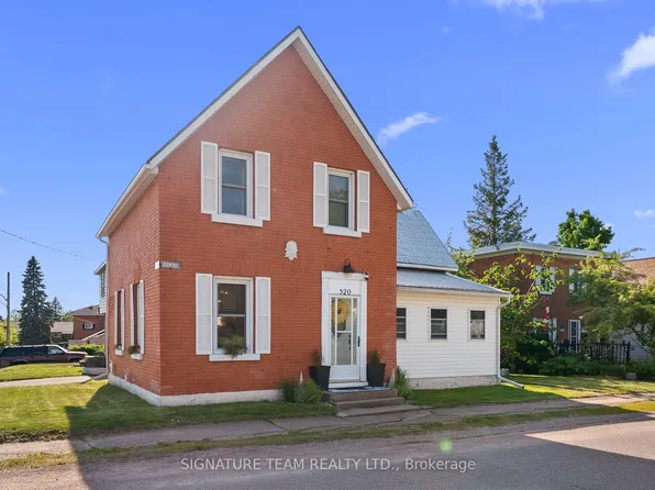 520 Centre St, Pembroke, ON K8A 1K1