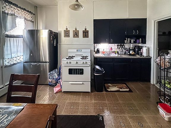 3rd image of 242A Palisade Ave