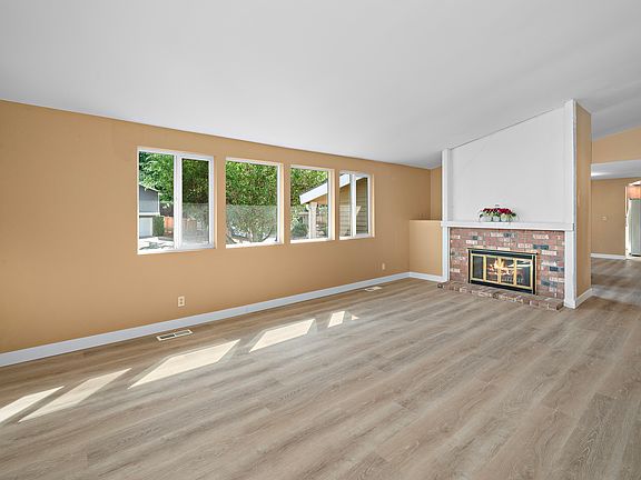 5th image of 11224 NE 58th Pl