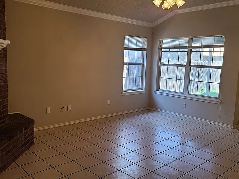 7701 Akron Ave — Photo 10
