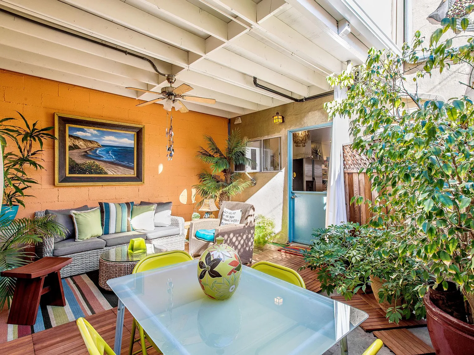 1604 N El Camino Real — Photo 1