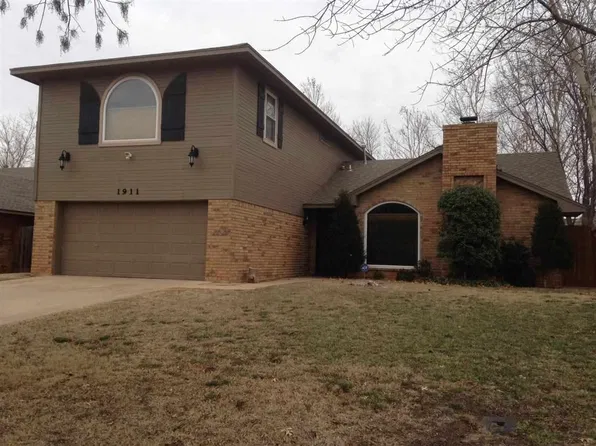 1911 NE 35th St, Lawton, OK 73507