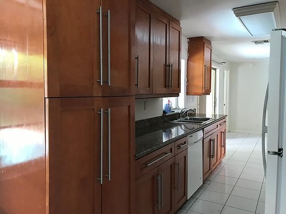 4th image of 7501 NW 40th St #7501